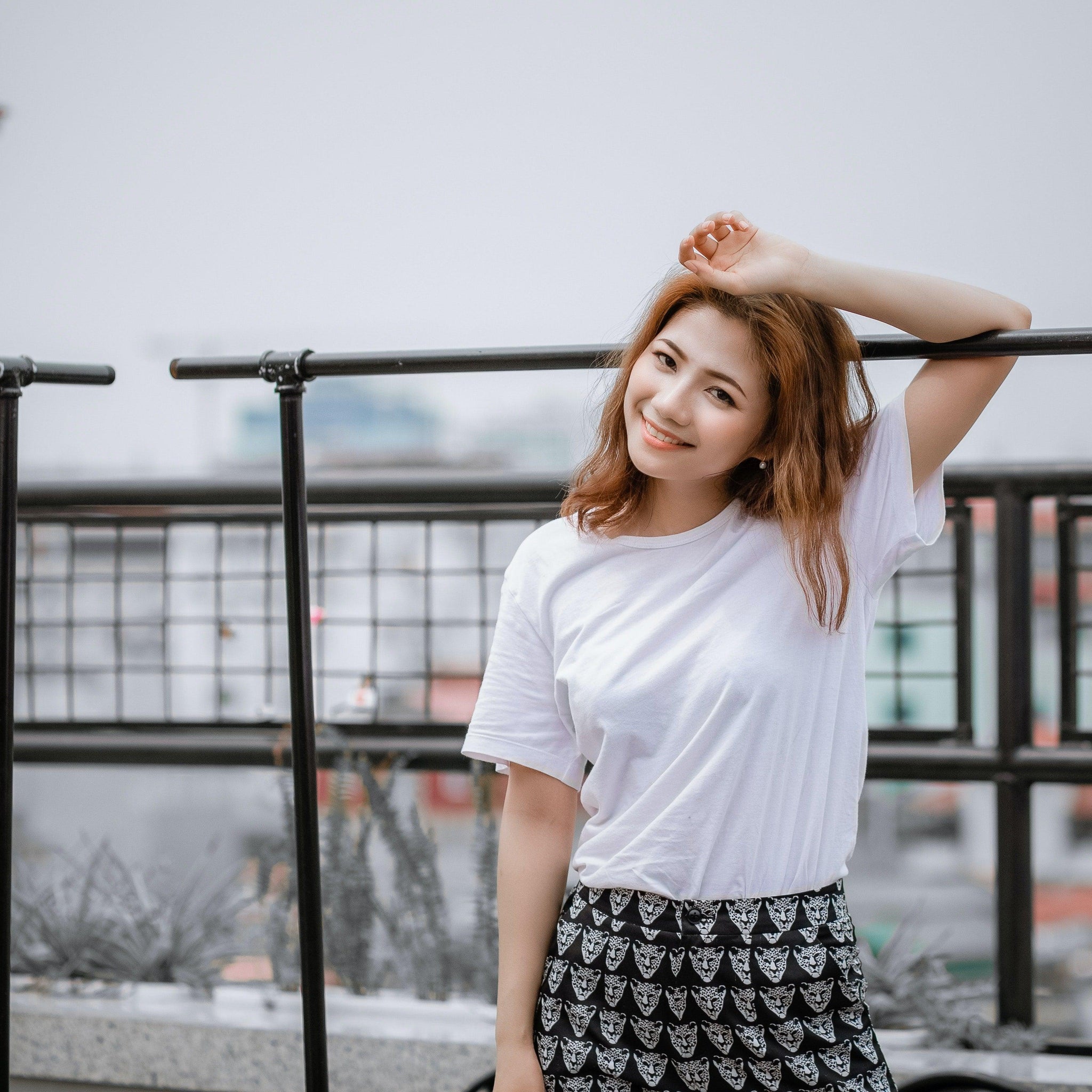 how to style a white tshirt