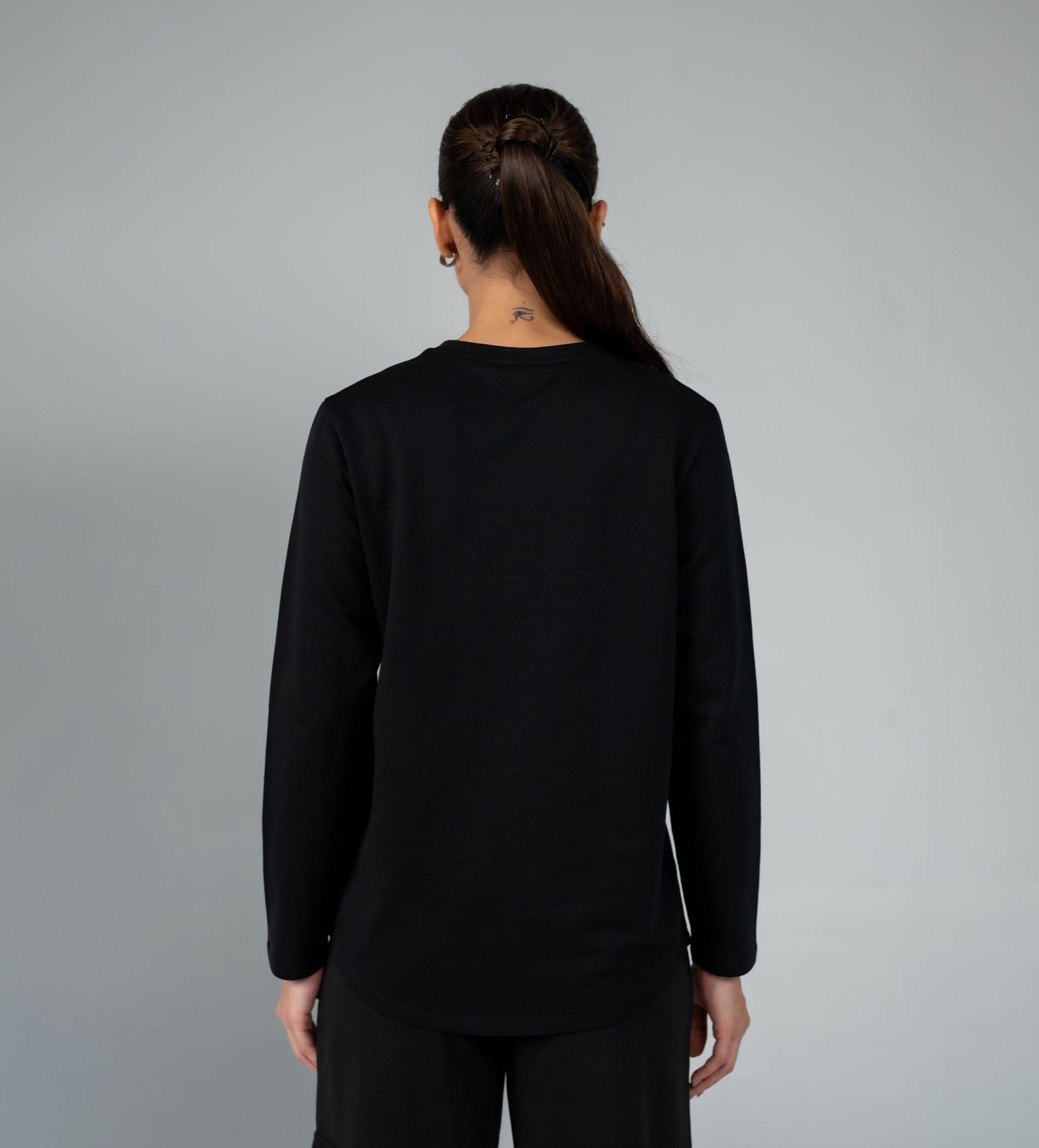 Sweatshirts Solid Sweatshirts Monochrome Emblem Black sweatshirt
