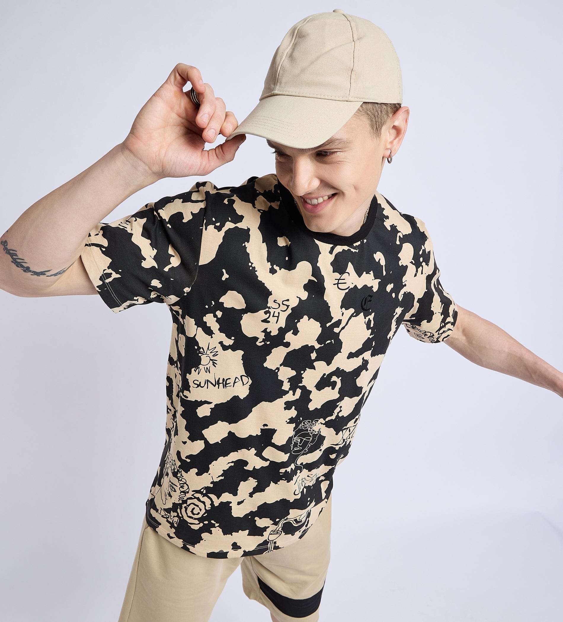 T-Shirts T-Shirt Cosmic Doodle Print T-Shirt