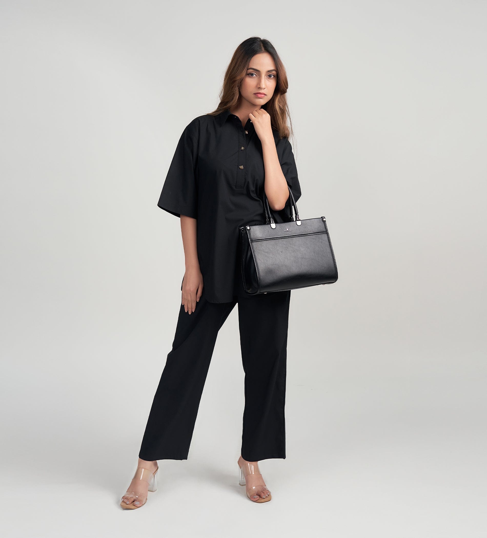 Trackpants STRAIGHT FIT TRACKPANTS Minimalist Black Woven Pant