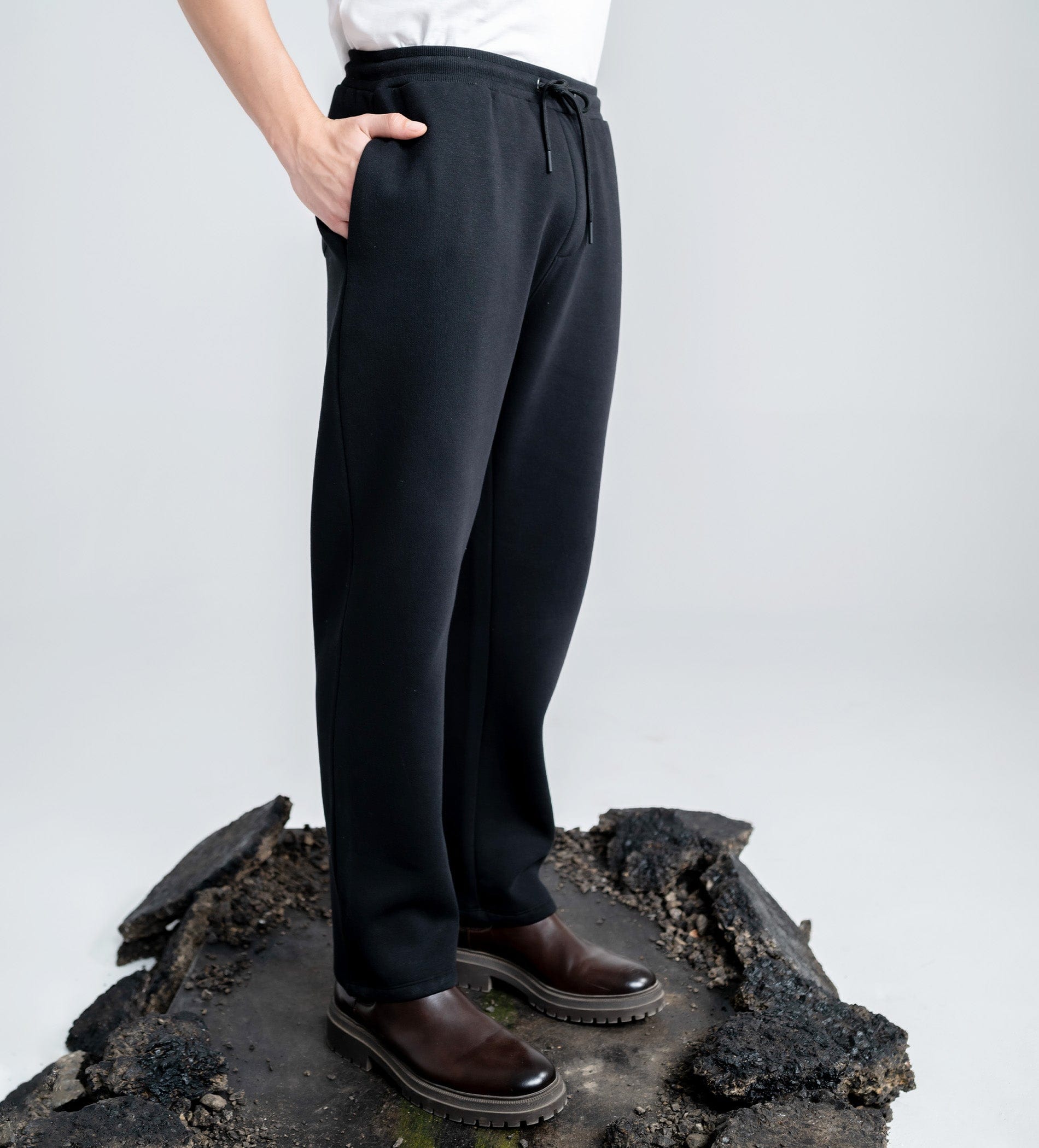 Trackpants STRAIGHT FIT TRACKPANTS Sleek Essentials Trackpants